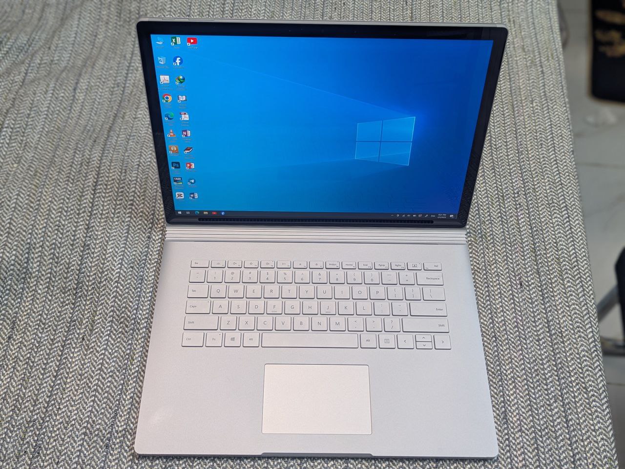 Microsoft Surface Book 3 15" Core i7-1065G7 @1.3 32GB RAM 512GB SSD