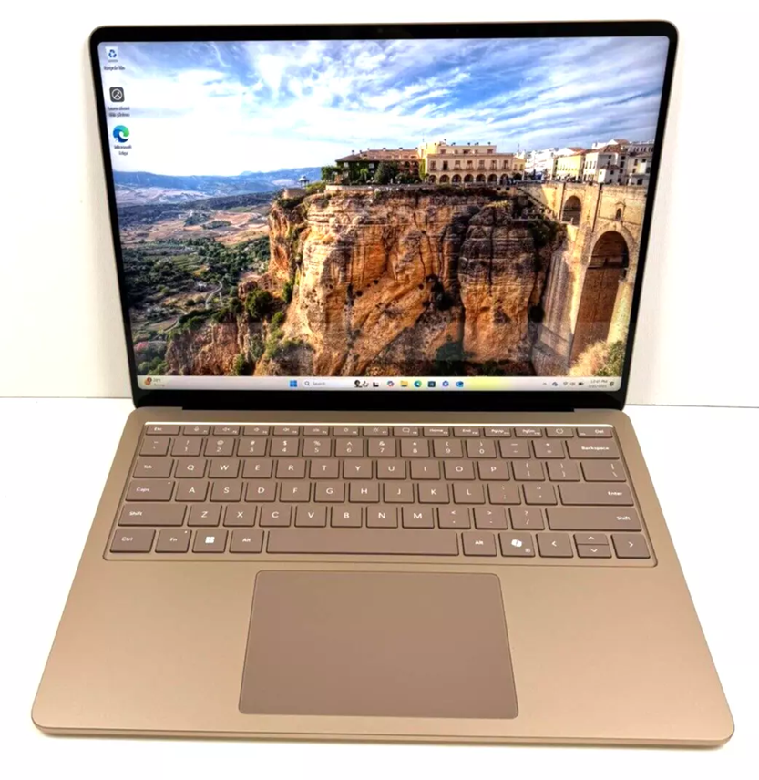 Microsoft Surface Laptop 7 13.5", 16GB RAM 1TB SSD