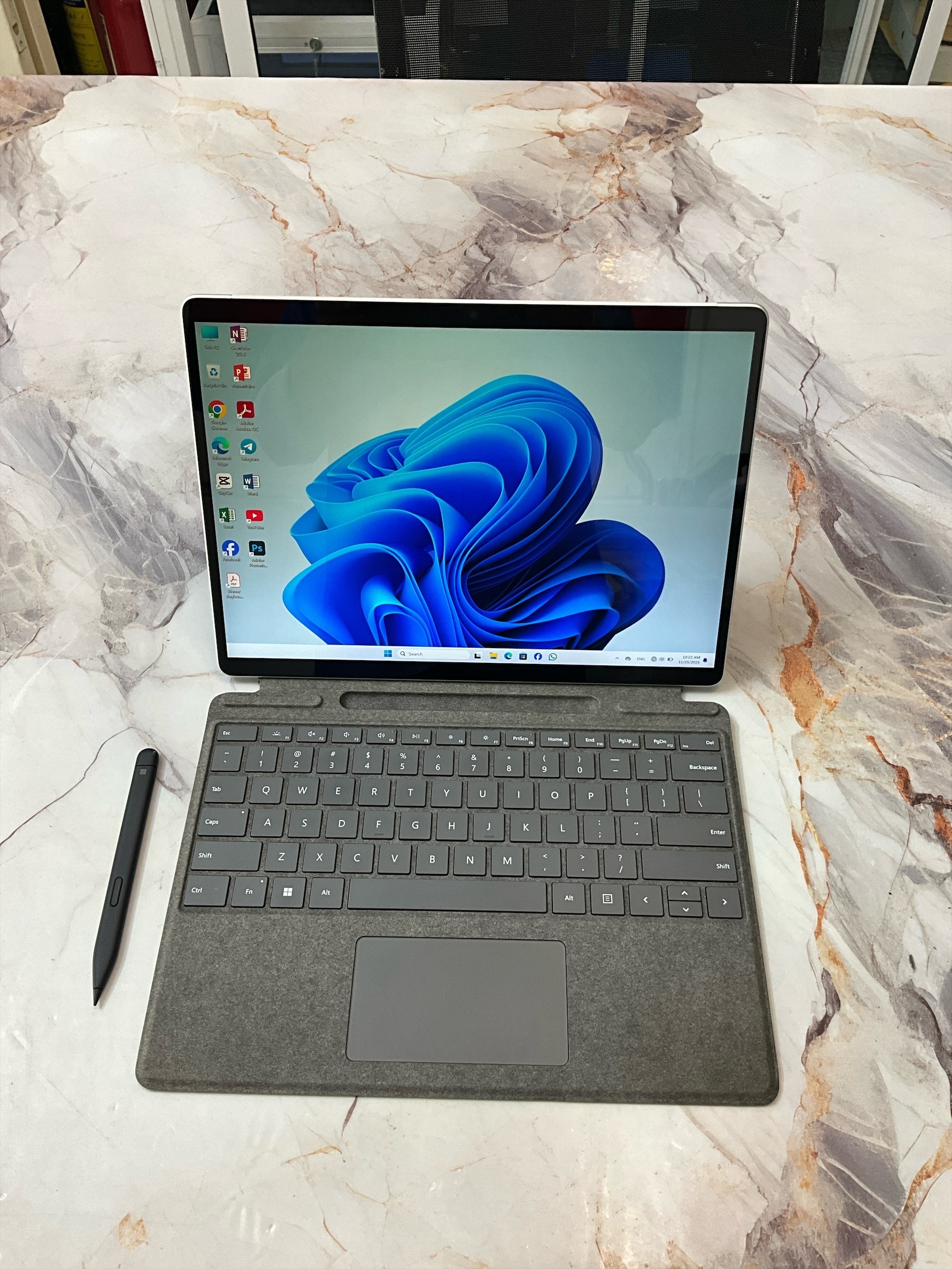 Microsoft surface pro9 /i5/8GB/512GB