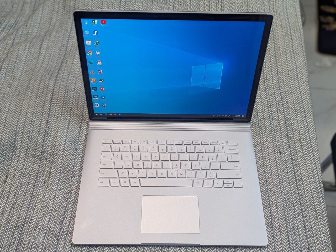 Microsoft Surface Book 3 15" Core i7-1065G7 @1.3 32GB RAM 512GB SSD