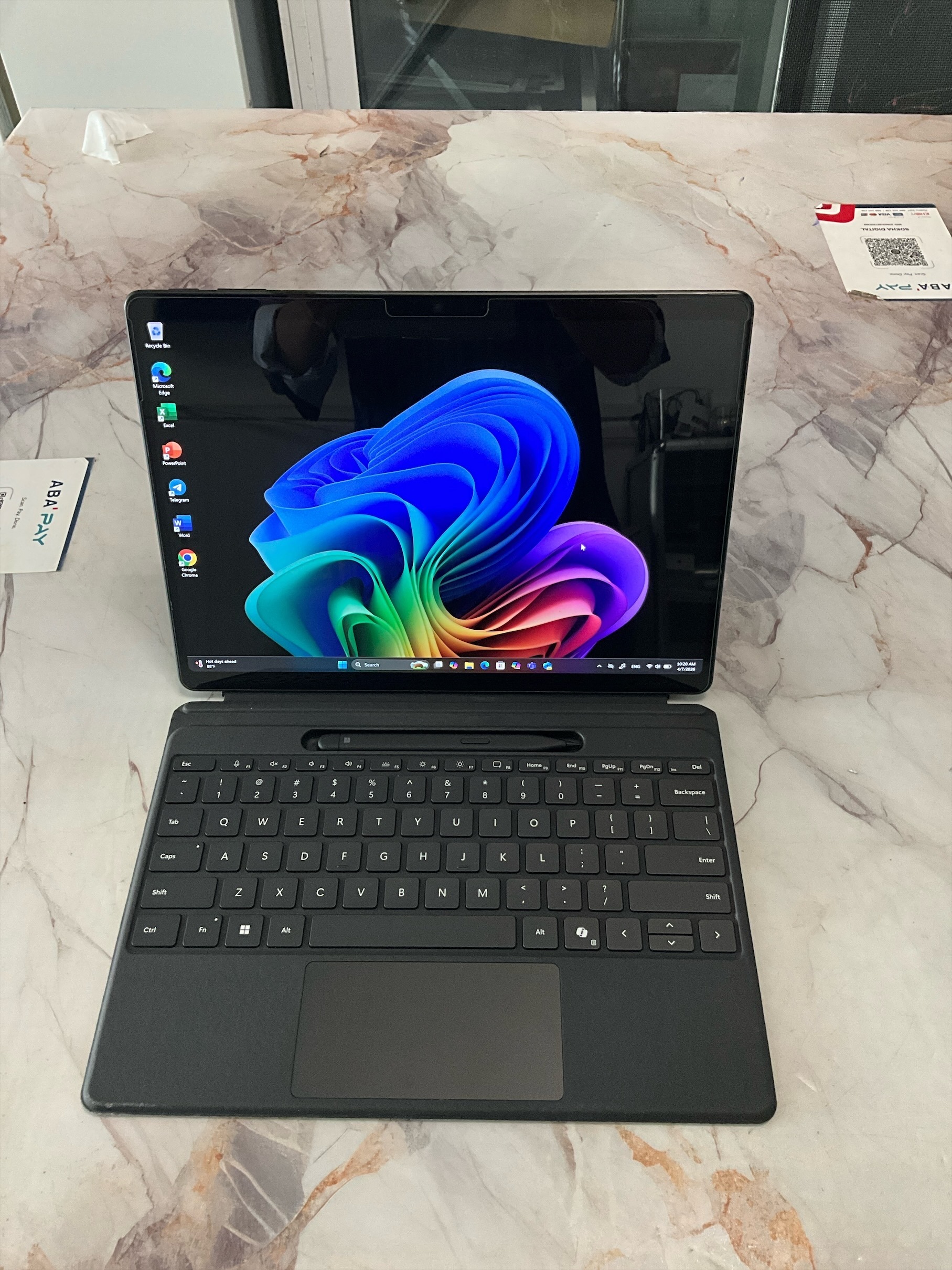 Microsoft surface pro 11, X Elite/RAM 16GB/SSD 512GB