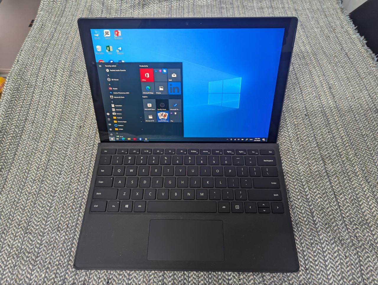 Microsoft surface pro7 /i5/8GB/128GB
