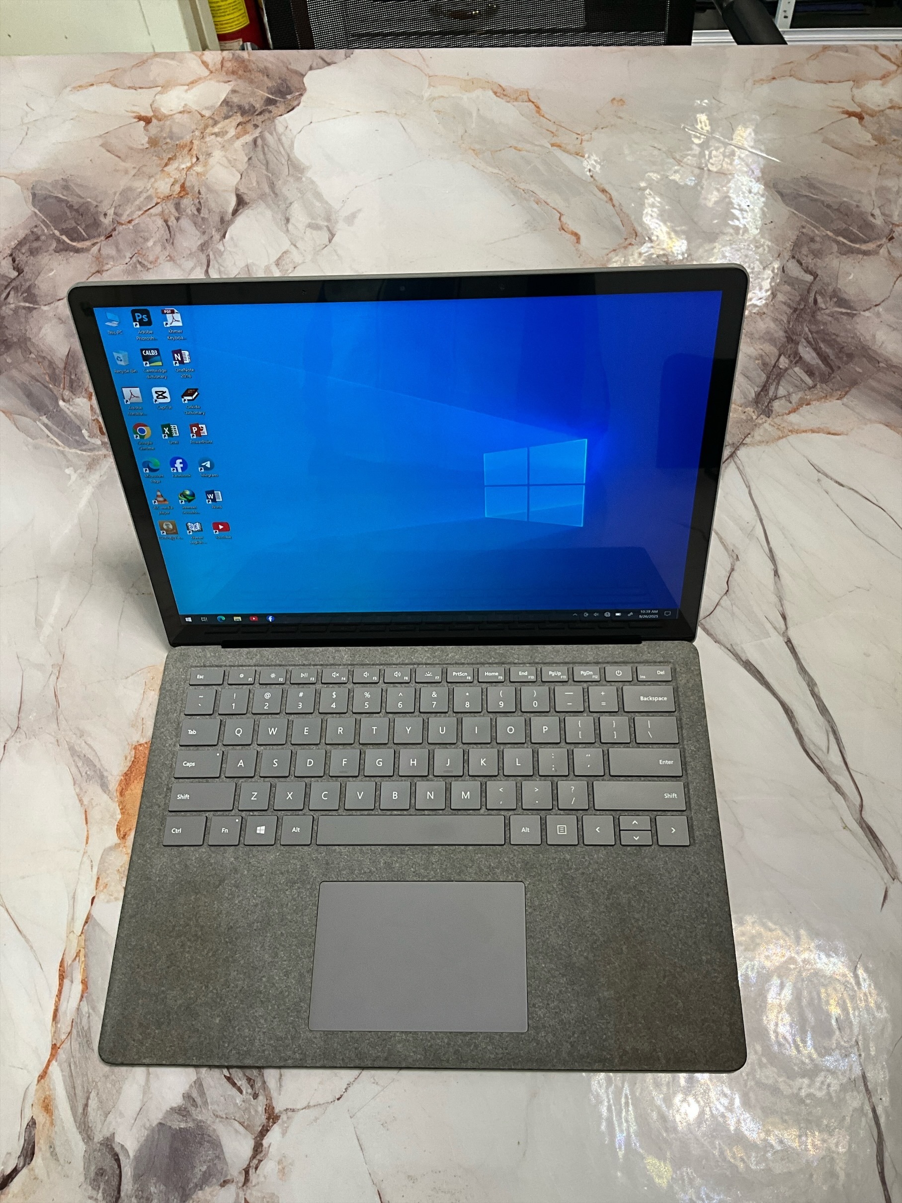 Microsft Surface Laptop 2 i7/16GB/512GB